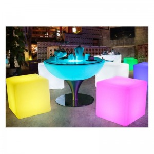 Cube LED lumineux RGBW en résine 40cm 5W IP65 sans fil