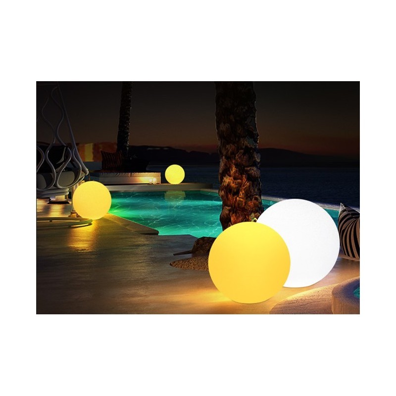 Boule lumineuse LED RGBW 30cm en résine blanche 5W IP65 sans fil