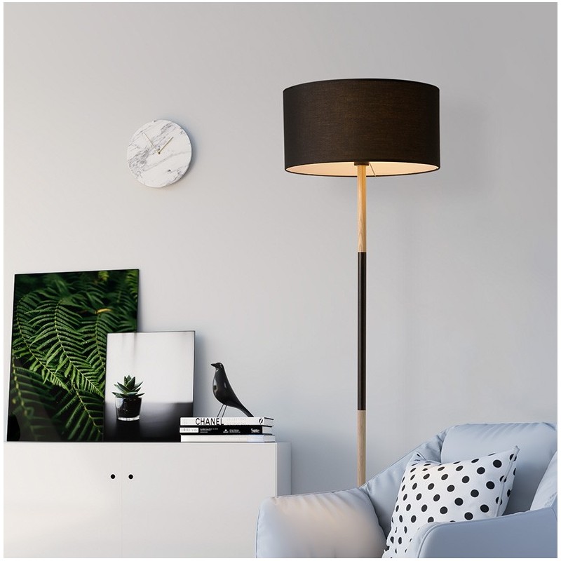 Lampe sur pied en bois noire Lampe sur pied en bois noire