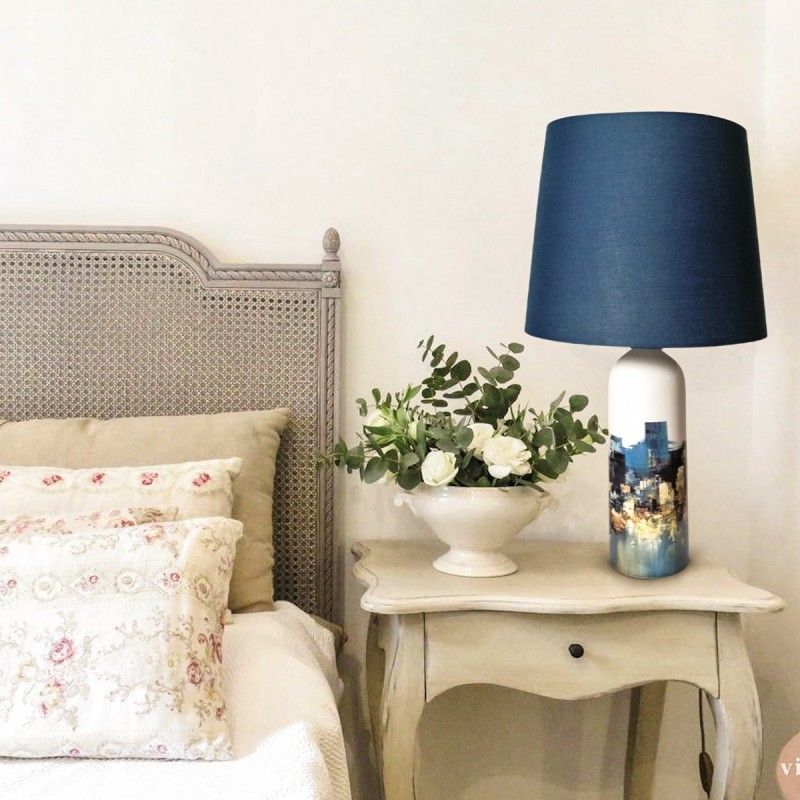 table de chevet abat jour bleu