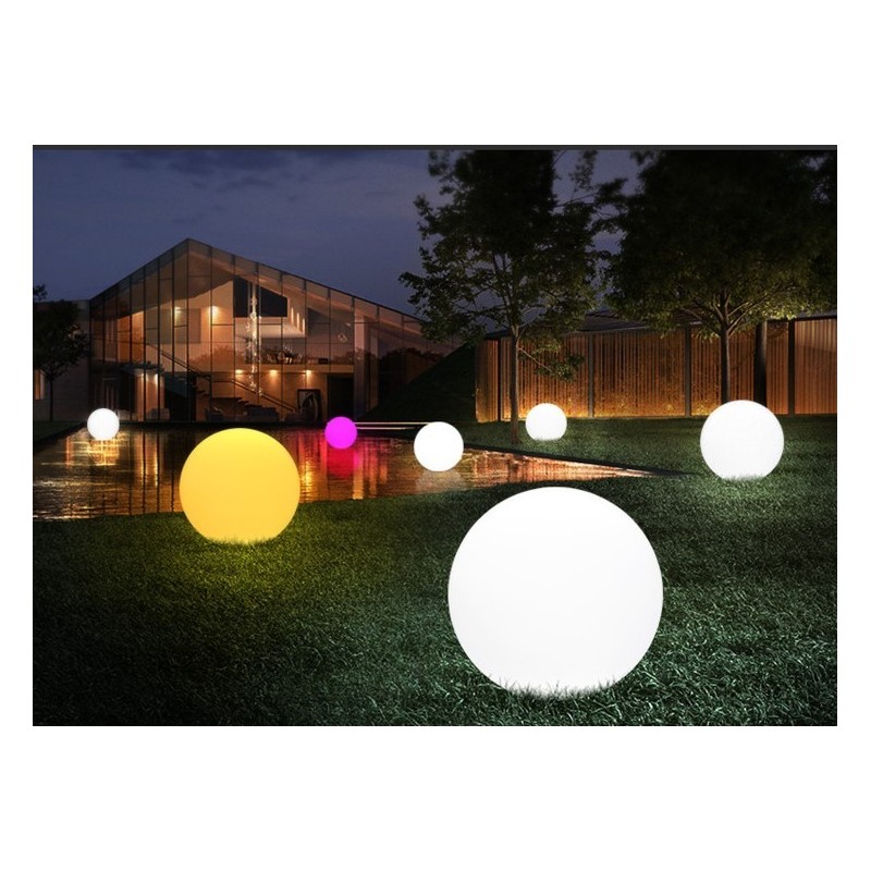 boule lumineuse LED RGBW sans fil 50cm 2,4W IP65 boule lumineuse LED RGBW sans fil 50cm 2,4W IP65