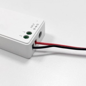 Connecteur 8mm pour ruban LED sans soudure: click + câble + jack