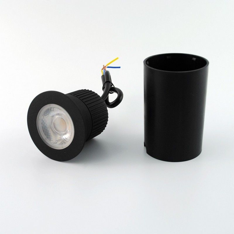 Tube en plastique inclus pour un montage bétonné