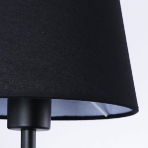 Lampe avec abat jour noir