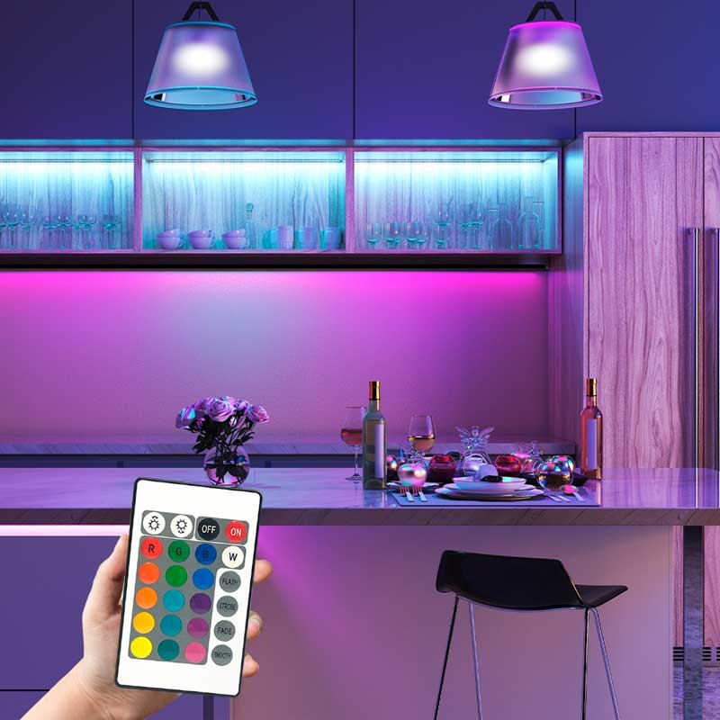 Contrôleur de bande LED RVB 2 Amp par canal, télécommande IR 24 touches Contrôleur de bande LED RVB 2 Amp par canal, télécommande IR 24 touches