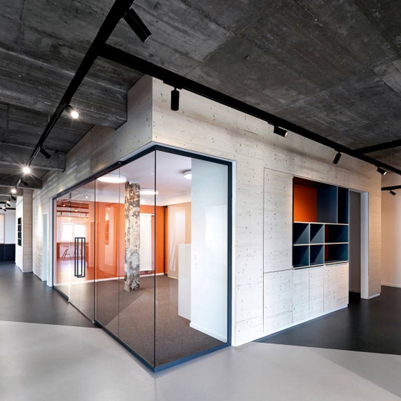 Spot sur rail avec angle d'éclairage réglable et articulé 8W en 2800K Spot sur rail avec angle d'éclairage réglable et articulé 8W en 2800K