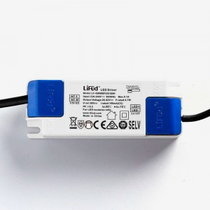 Spot LED encastrable ajustable 7W COB IP54 faible UGR