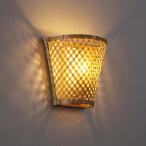 Lampe murale en osier