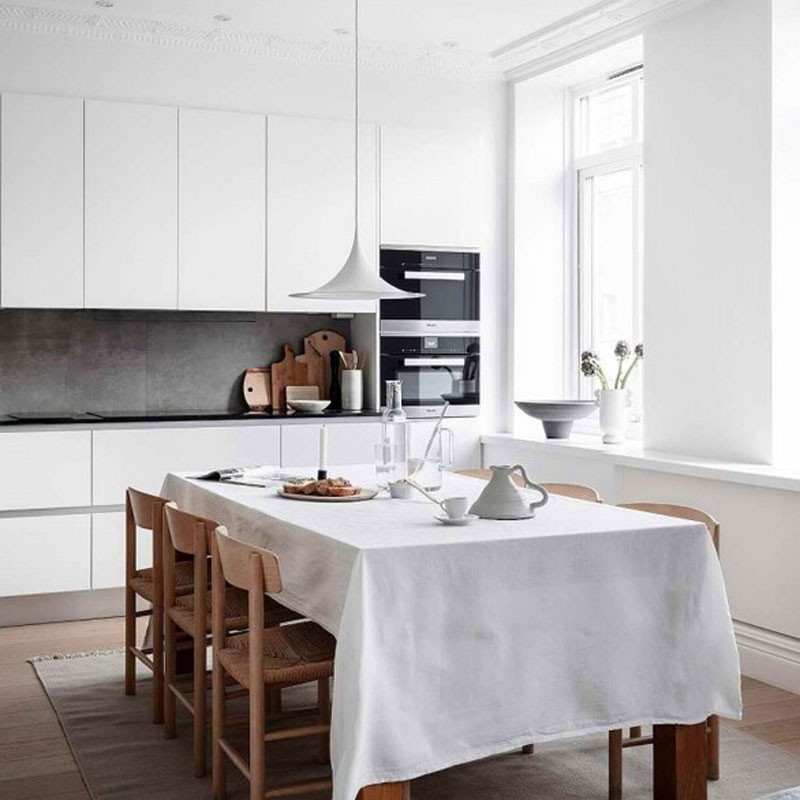 Suspension design "SEMI" en noir, blanc et or E14 Suspension design "SEMI" en noir, blanc et or E14