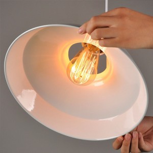 Lampe pendante industrielle rétro "MANACOR" avec dôme en métal