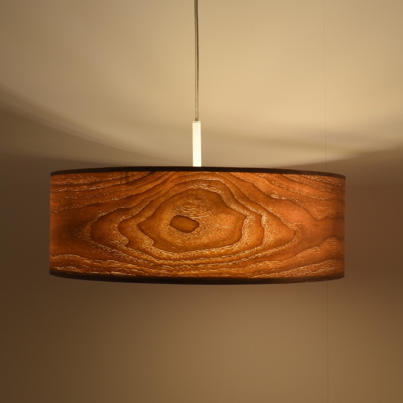 Grande suspension cylindrique avec abat-jour couleur bois Grande suspension cylindrique avec abat-jour couleur bois