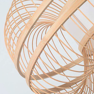 Lampe suspendue de design original en fibres de bambou aérées