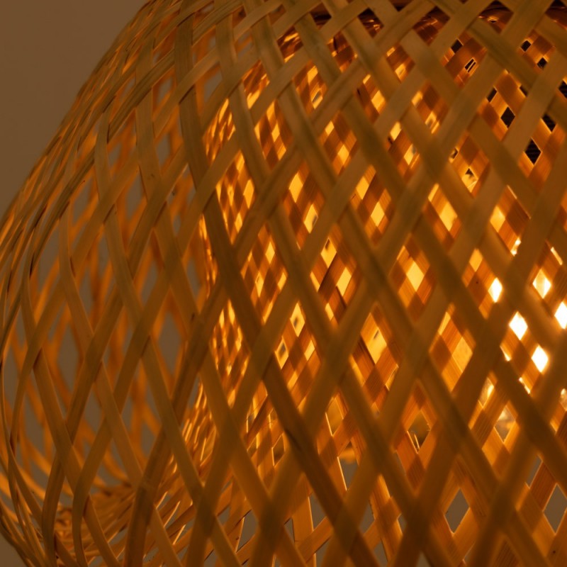 Jolie lampe pour éclairer astucieusement une pièce. Jolie lampe pour éclairer astucieusement une pièce.