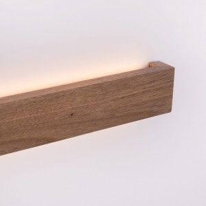 Lampe murale linéaire en bois