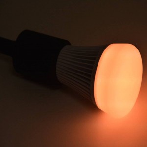 lampe LED RGB WW E27