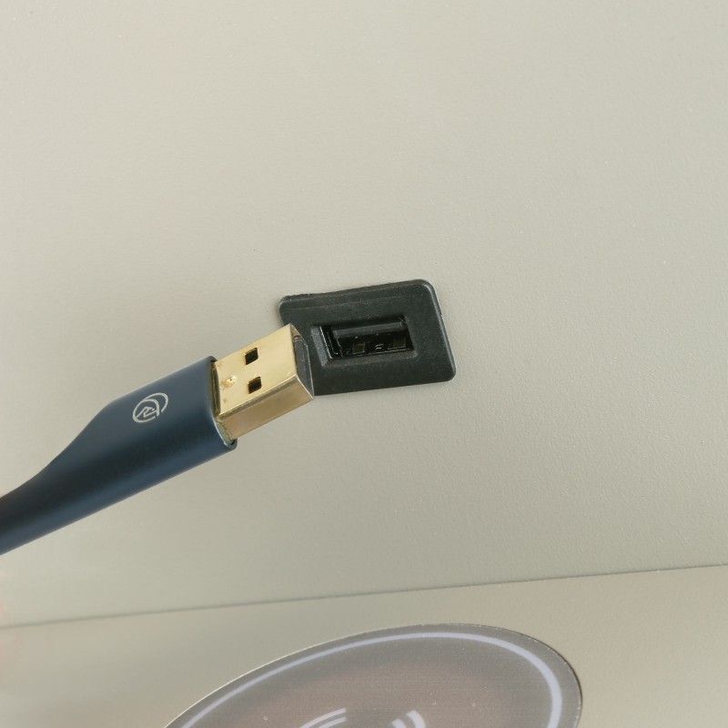 Applique murale avec port USB "BASKOP W" - 6W - Base de recharge sans fil Applique murale avec port USB "BASKOP W" - 6W - Base de recharge sans fil