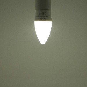 Ampoule LED E27 4.2W Bougie couverture opale