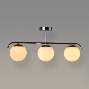 Plafonnier triple globe en...