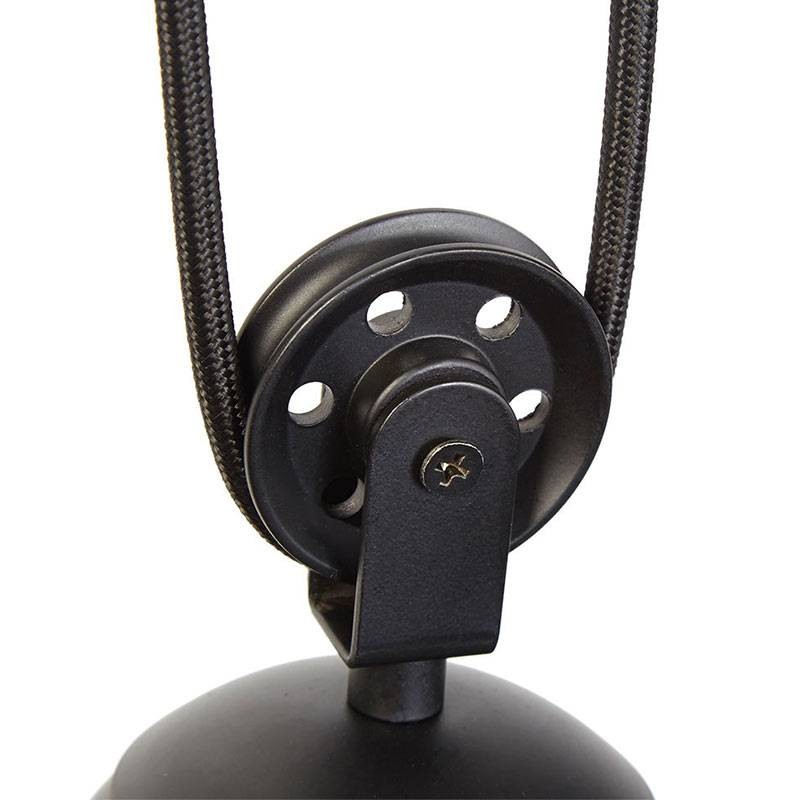 Eclairage suspendu en fer Eclairage suspendu en fer