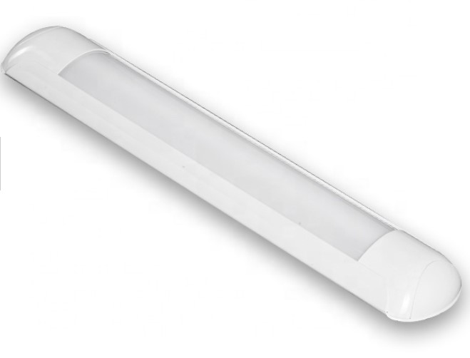 réglette LED plastique